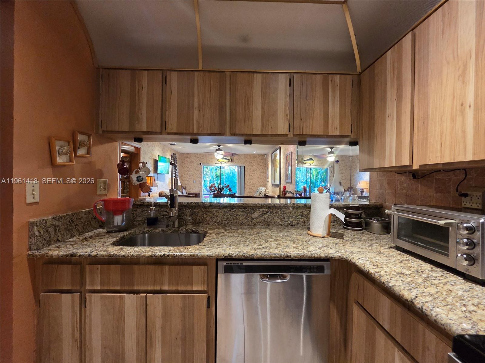 HEFTLER TOWNHOUSES AT RED - Residential