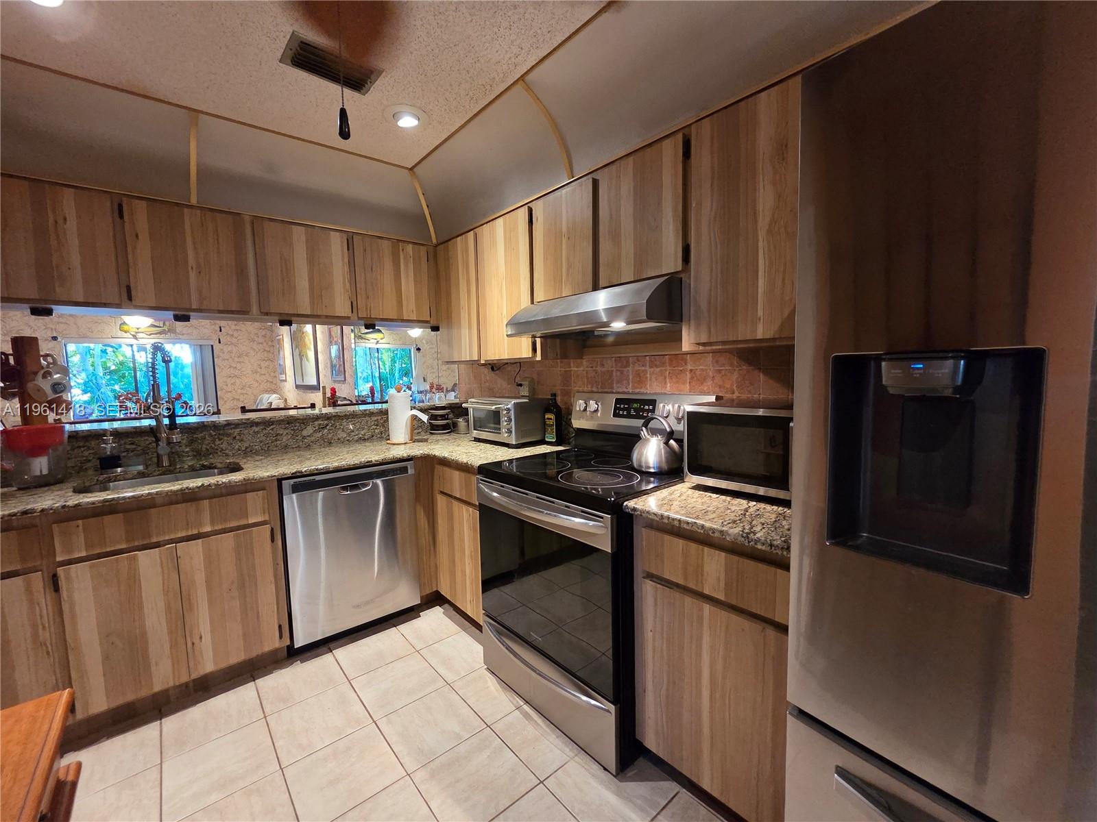 HEFTLER TOWNHOUSES AT RED - Residential