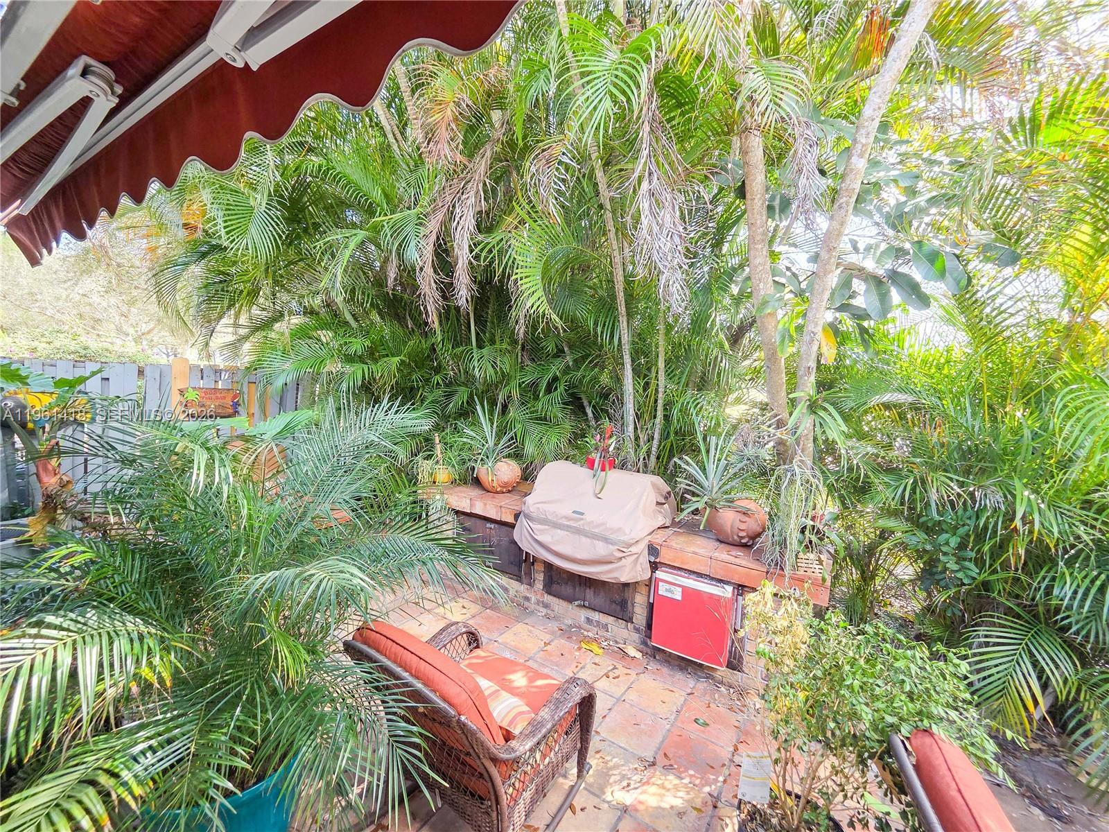 HEFTLER TOWNHOUSES AT RED - Residential