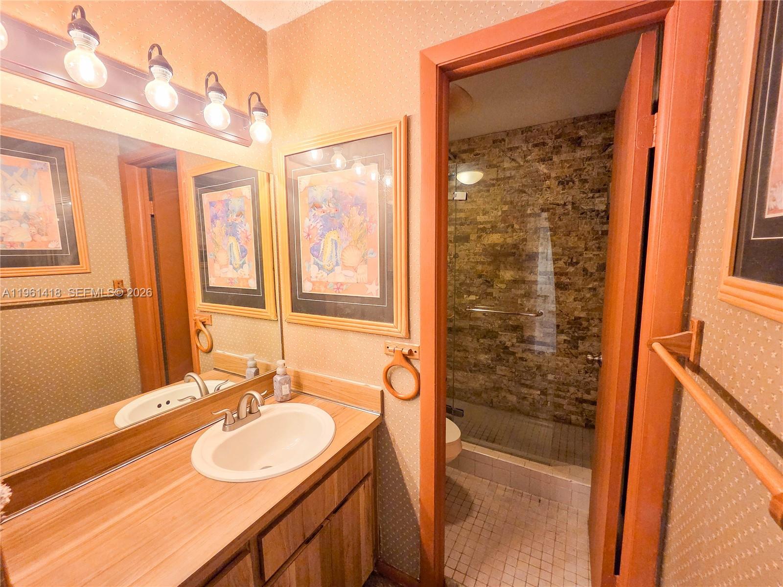 HEFTLER TOWNHOUSES AT RED - Residential