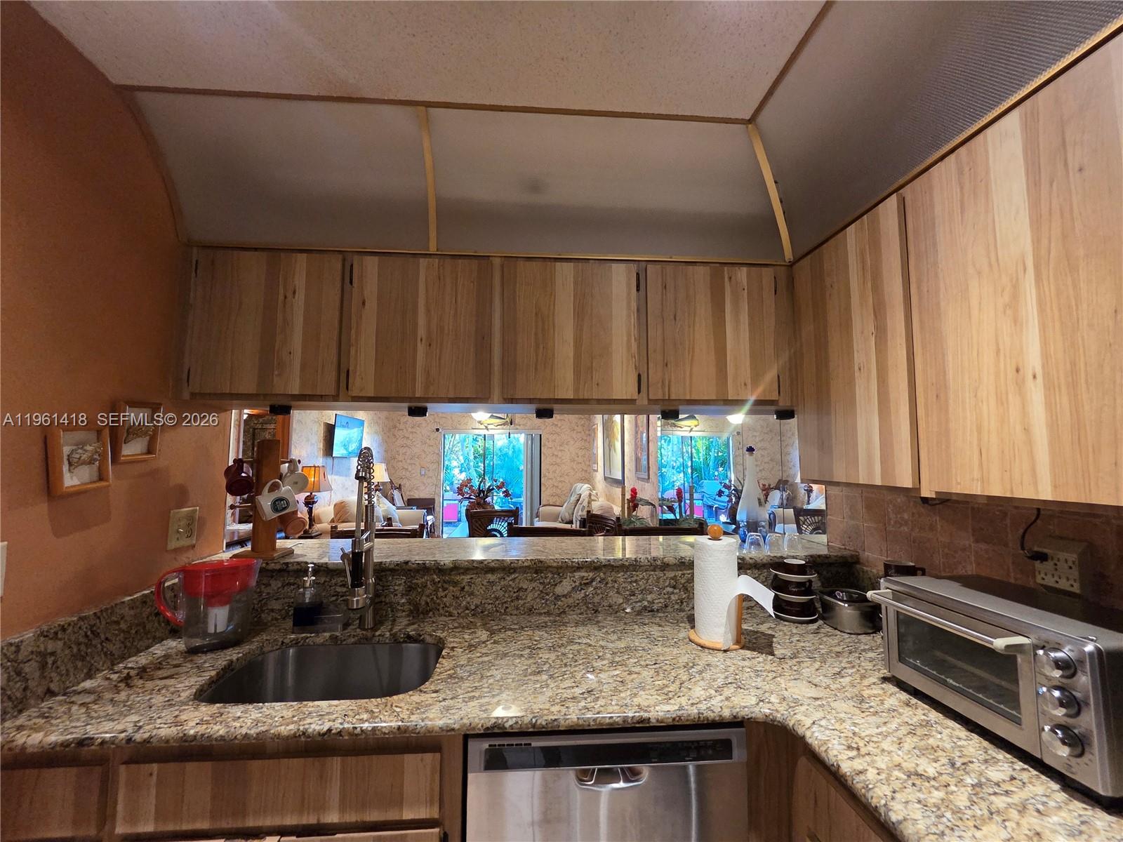 HEFTLER TOWNHOUSES AT RED - Residential