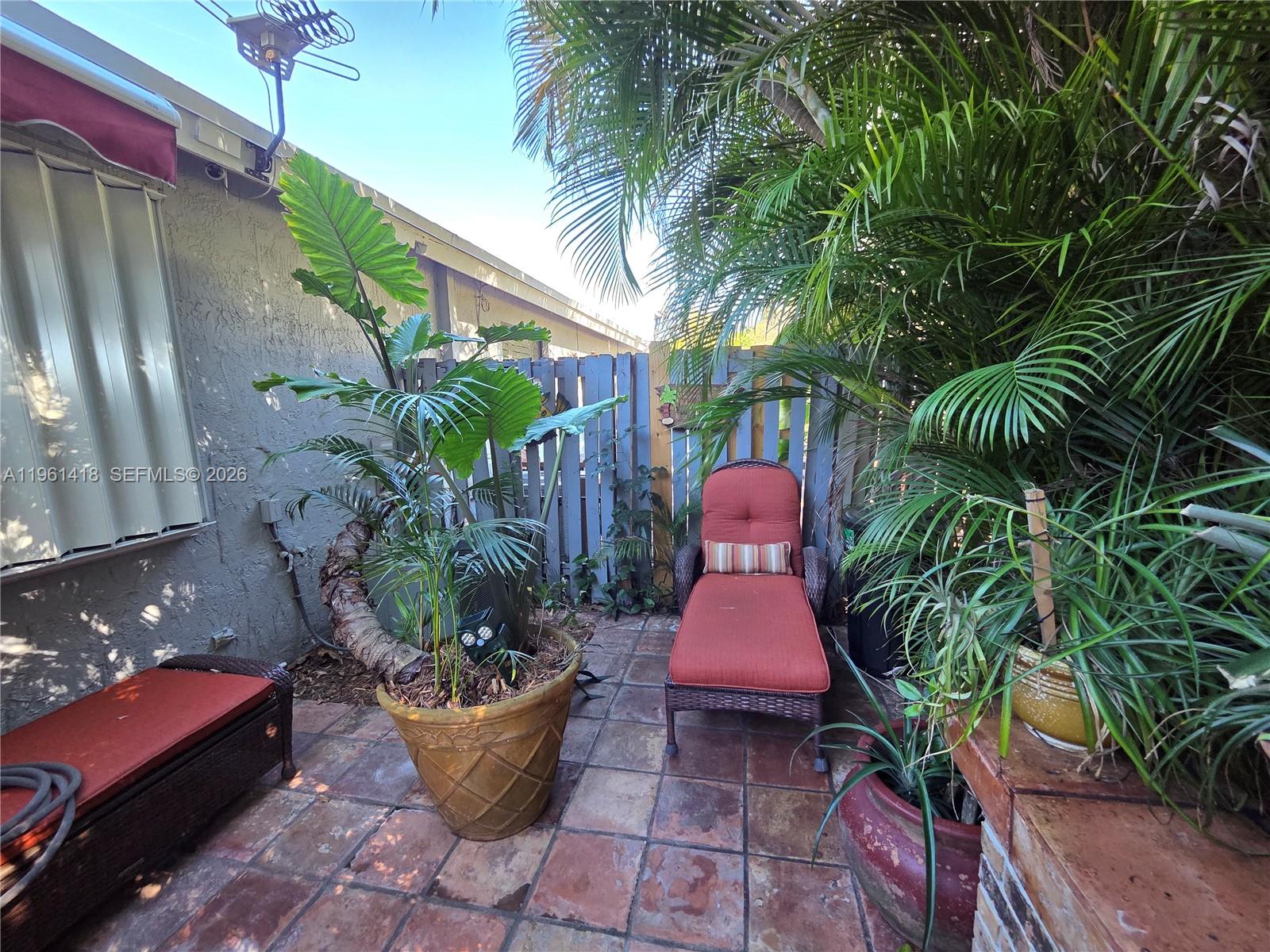 HEFTLER TOWNHOUSES AT RED - Residential