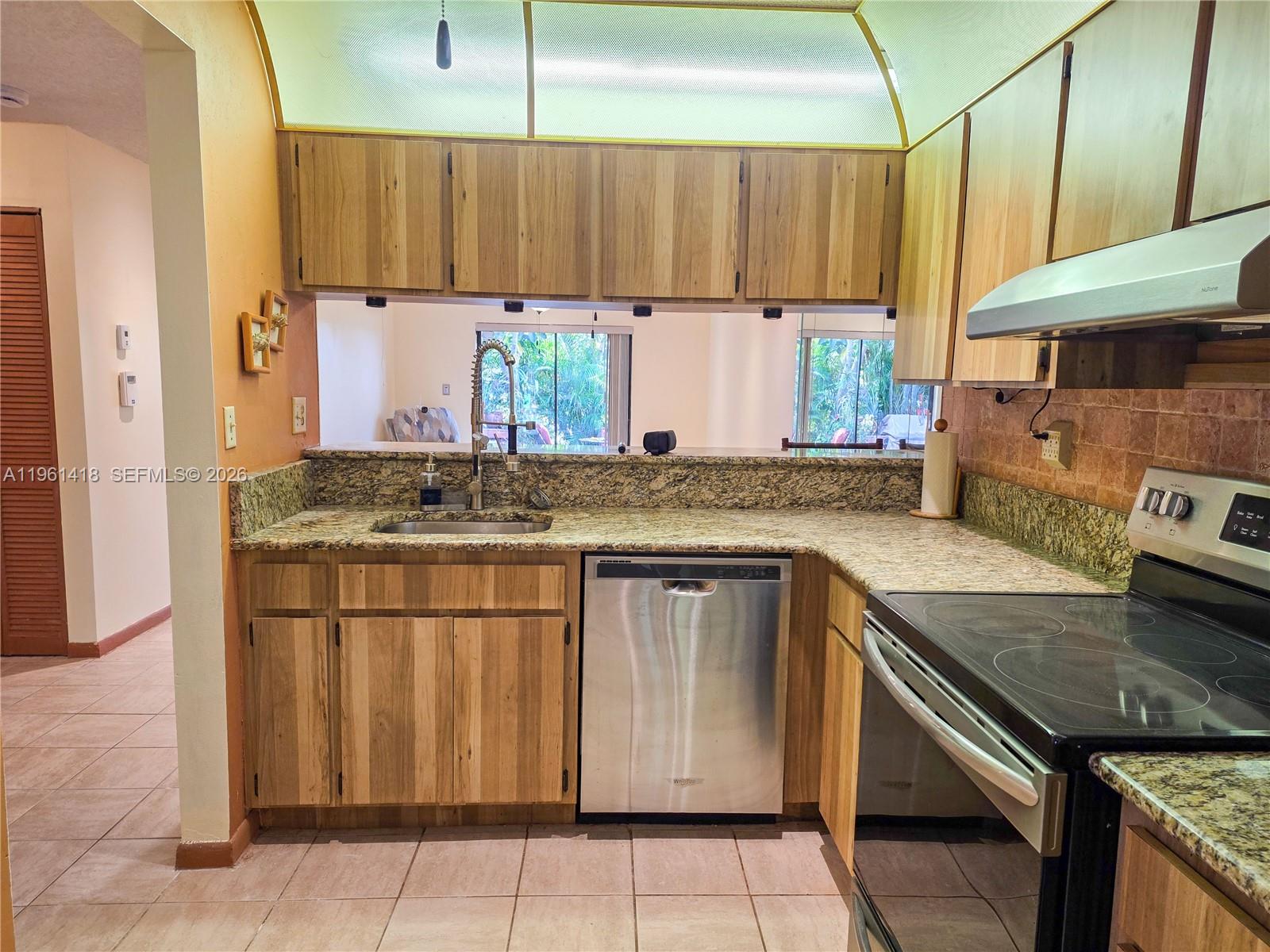 HEFTLER TOWNHOUSES AT RED - Residential