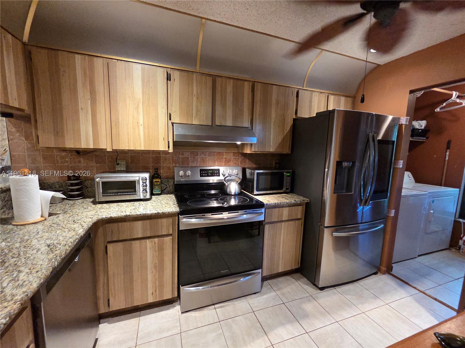 HEFTLER TOWNHOUSES AT RED - Residential