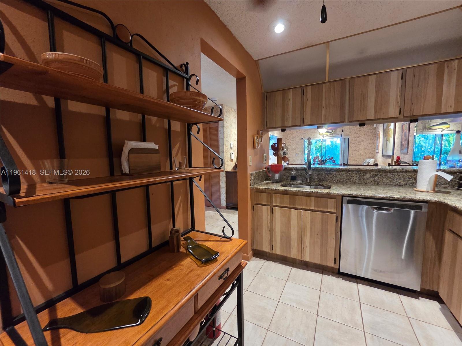 HEFTLER TOWNHOUSES AT RED - Residential