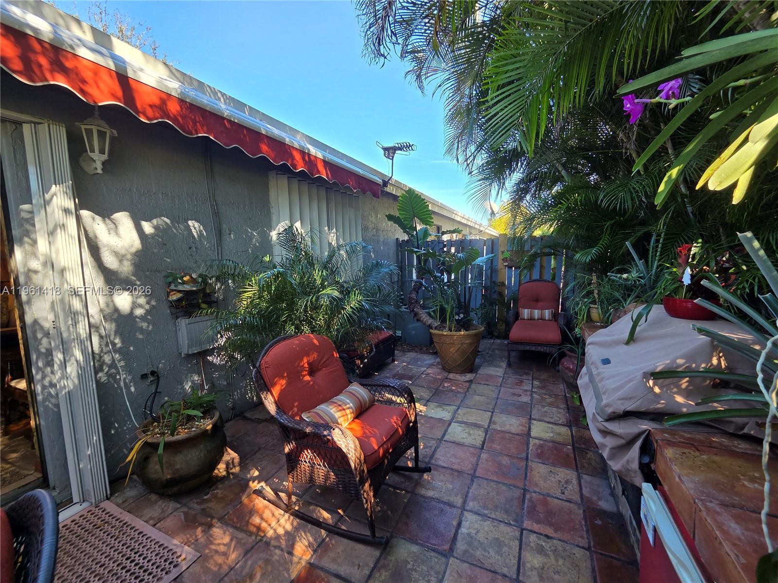 HEFTLER TOWNHOUSES AT RED - Residential