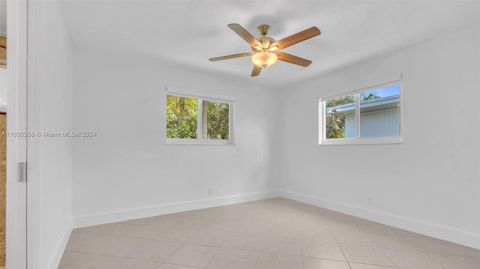 Single Family Residence in Tamarac FL 5610 49th Ave 15.jpg