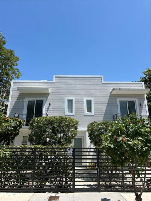 3823 Thomas Ave Miami FL 33133
