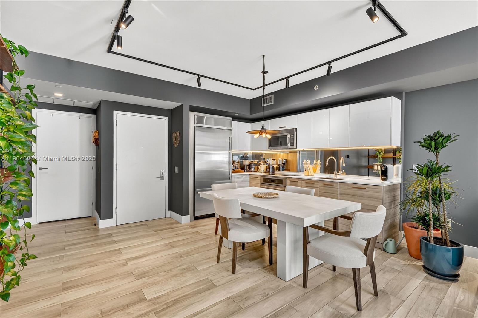 BRICKELLHOUSE CONDO - Residential