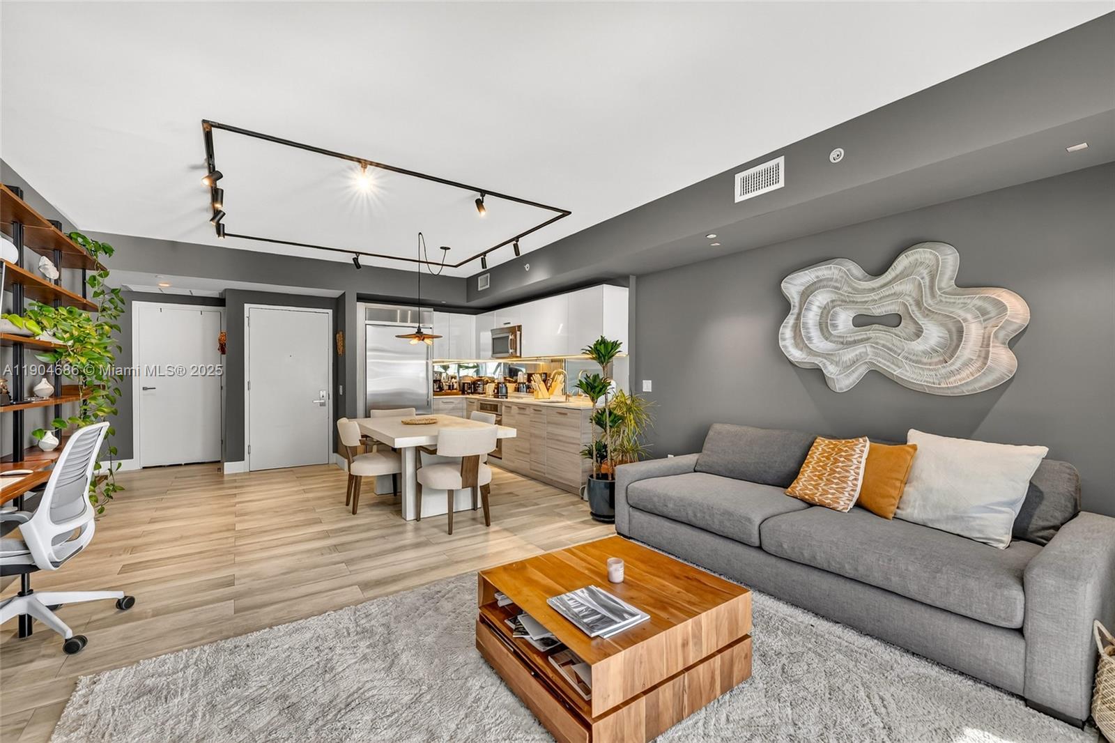 BRICKELLHOUSE CONDO - Residential