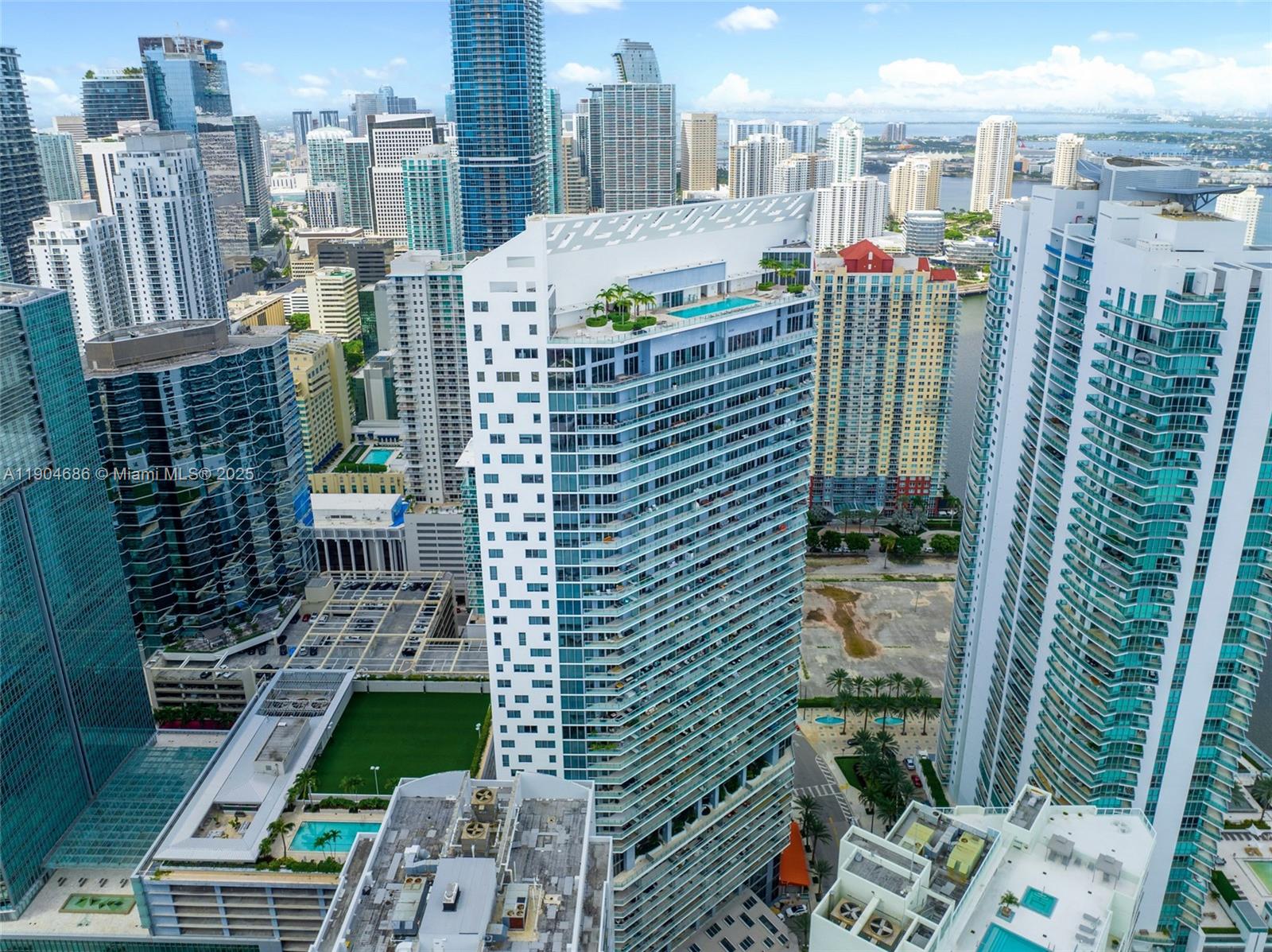 BRICKELLHOUSE CONDO - Residential