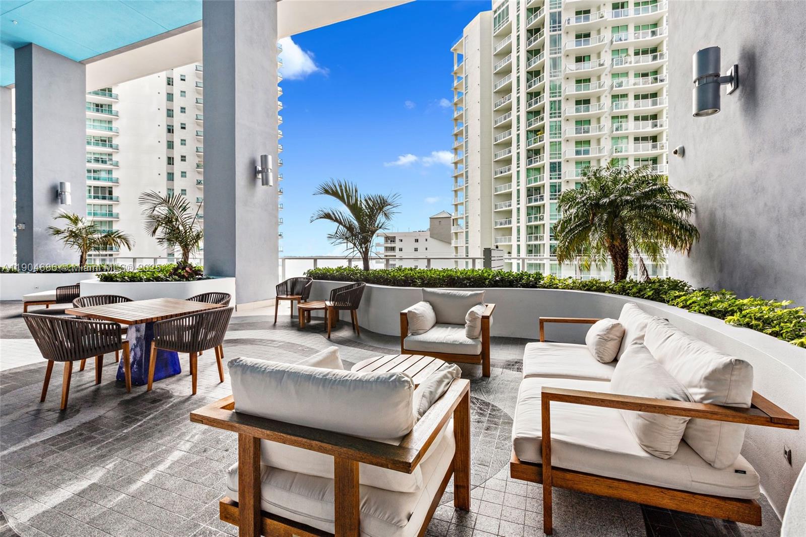 BRICKELLHOUSE CONDO - Residential