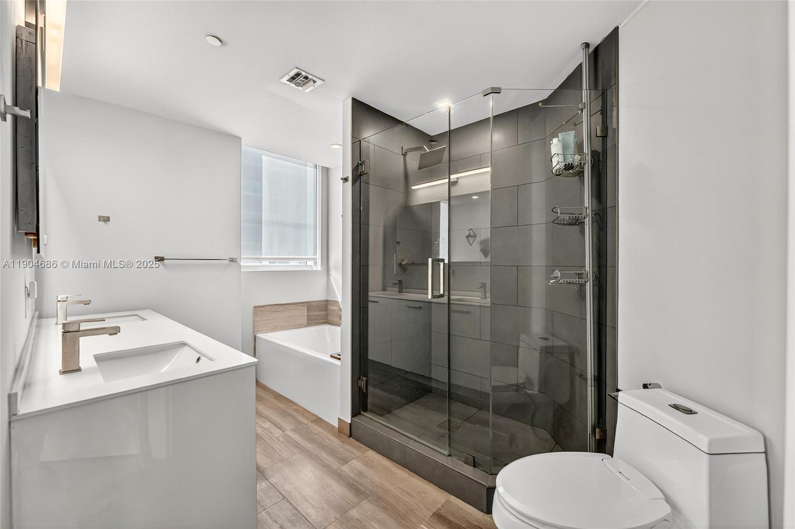 BRICKELLHOUSE CONDO - Residential