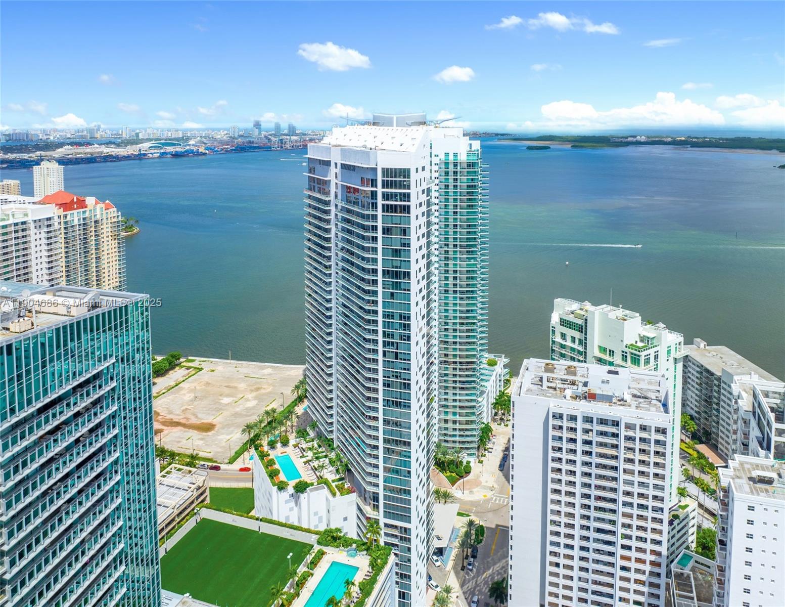 BRICKELLHOUSE CONDO - Residential