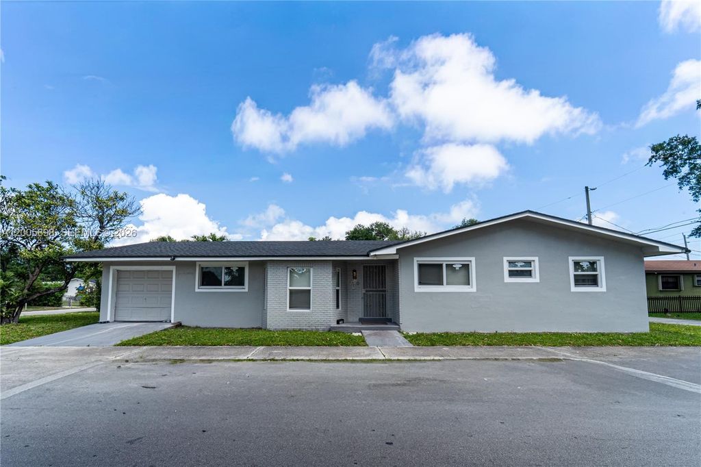 Photo of 2260 Charleston St, Hollywood, FL 33020 (MLS # A12005898)