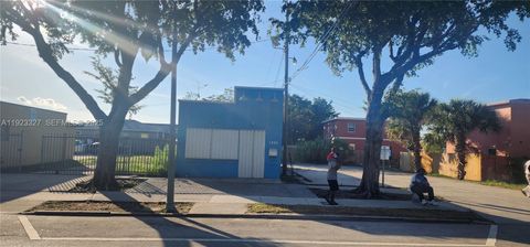 1865 N Tamarind Ave West Palm Beach FL 33407