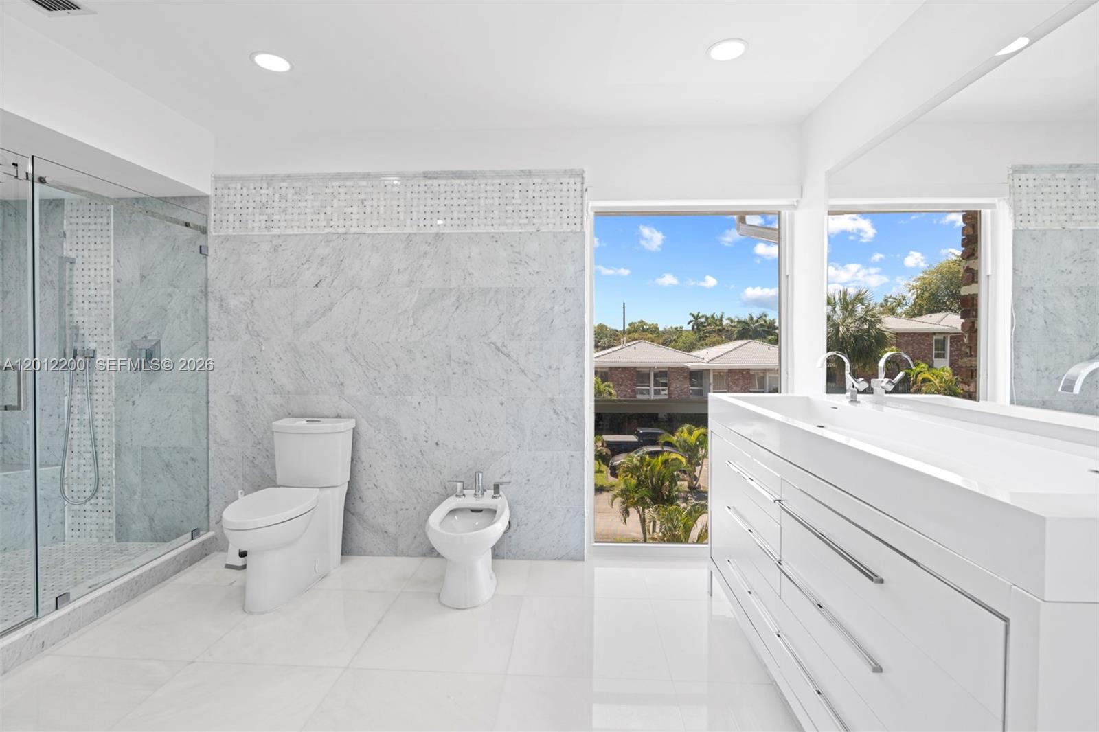 COUNTRY CLUB OF MIAMI - Residential