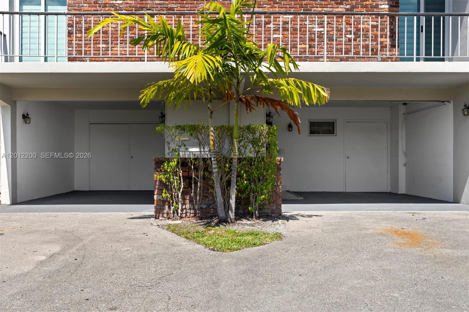 COUNTRY CLUB OF MIAMI - Residential