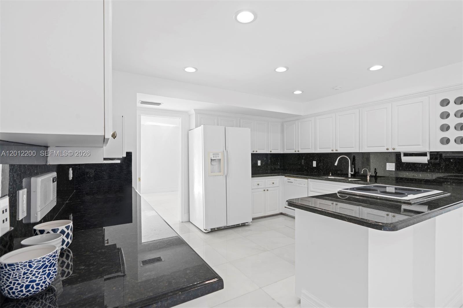 COUNTRY CLUB OF MIAMI - Residential