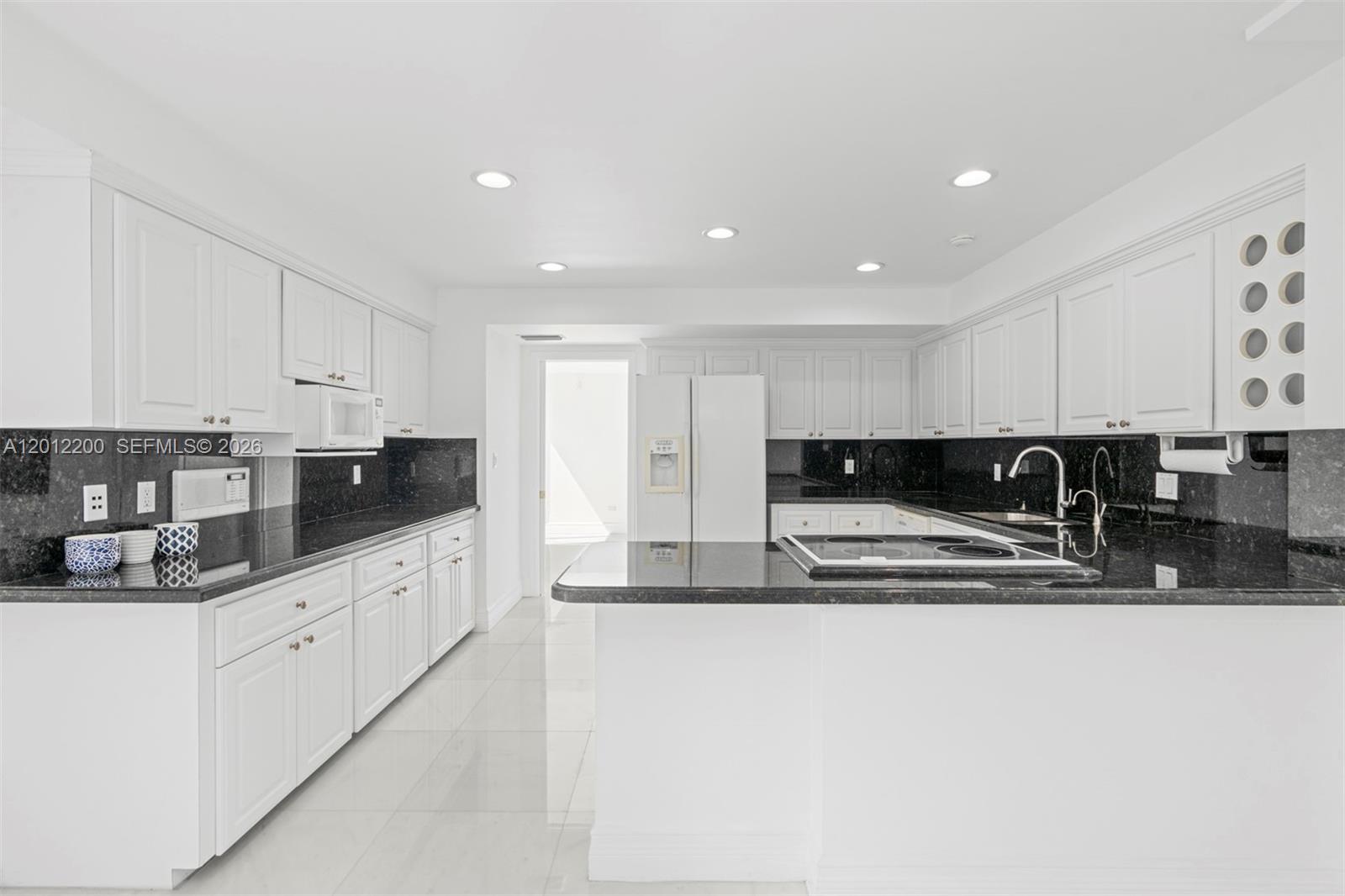 COUNTRY CLUB OF MIAMI - Residential