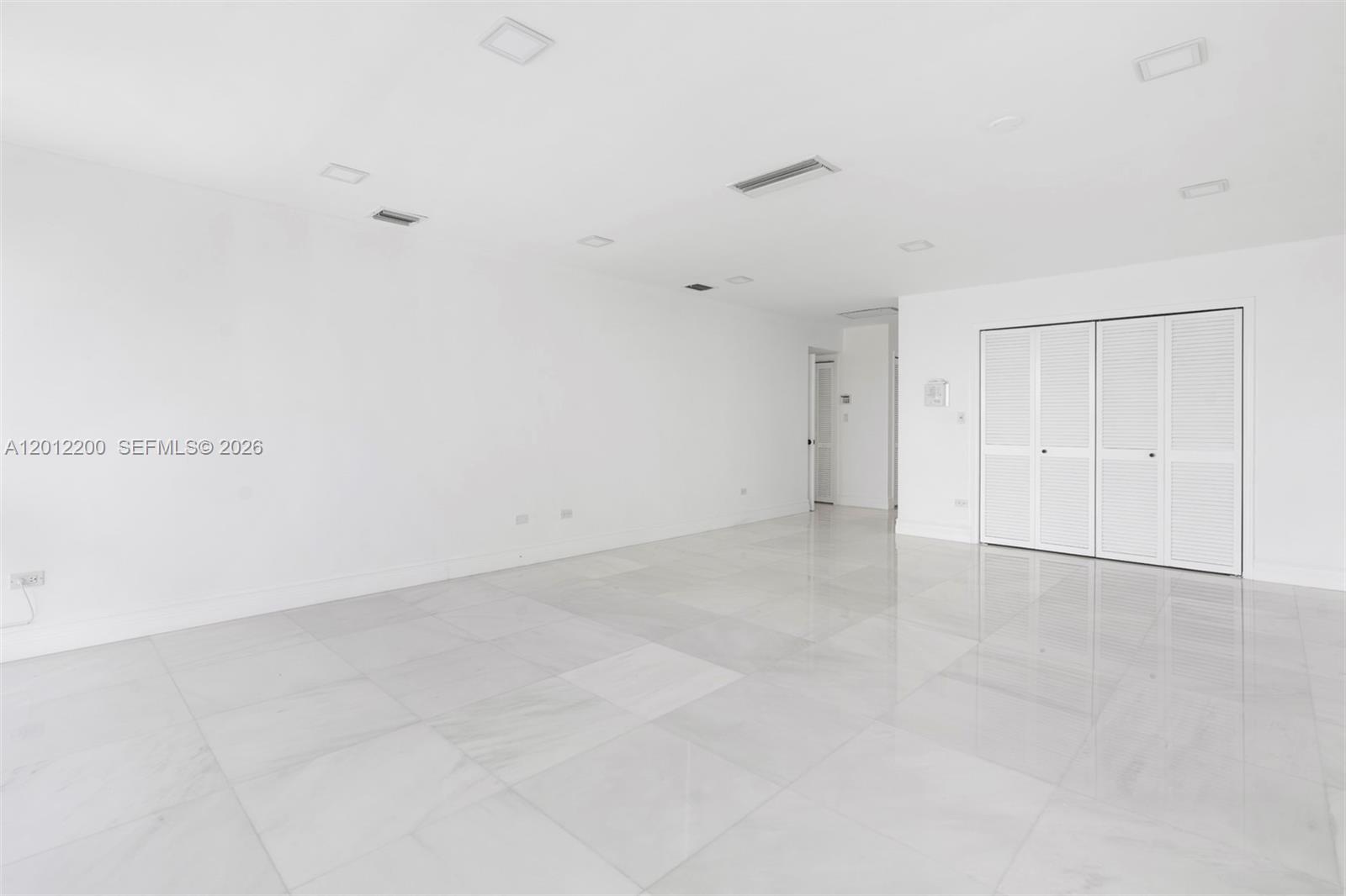 COUNTRY CLUB OF MIAMI - Residential