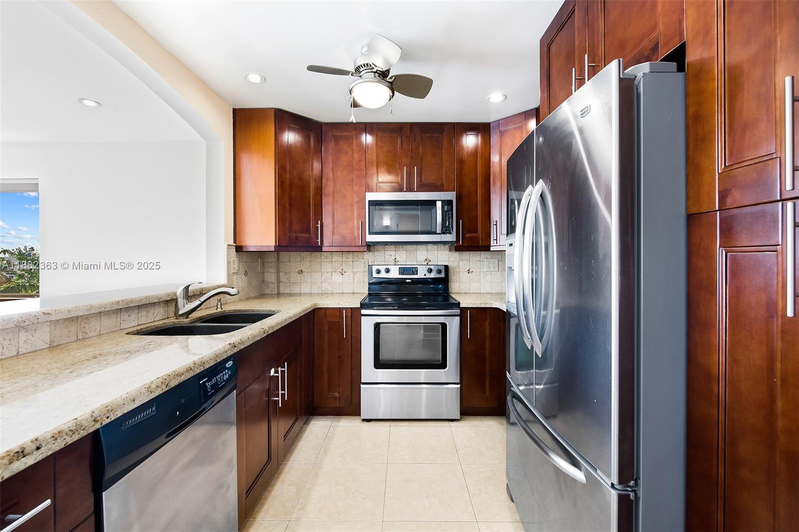 EASY TO SHOW! Calling all beach lovers! Bright and spacious 1 bedroom, 1.5 bathroom PLUS DEN condo in the
heart of North Beach Village, Fort Lauderdale. Enjoy ocean and/or intercoastal views from the living room and
bedroom. Just 3 blocks from the beach, restaurants, and entertainment. One covered parking spot, huge storage
closet next door to the unit, community washer/dryer on each floor, and pet-friendly (on a case-by-case scenario).
AVAILABLE TODAY!