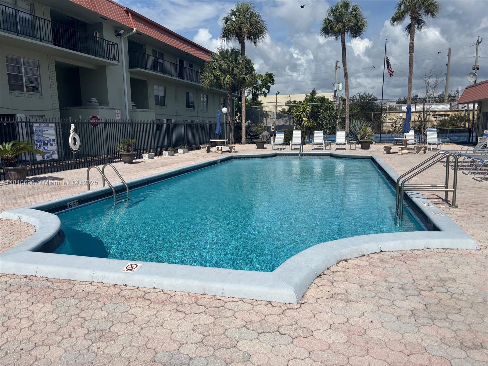 RACQUET CLUB - Residential