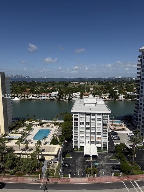 5601 Collins Ave 1723