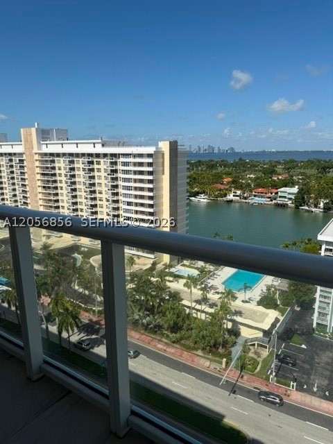 5601 Collins Ave 1723