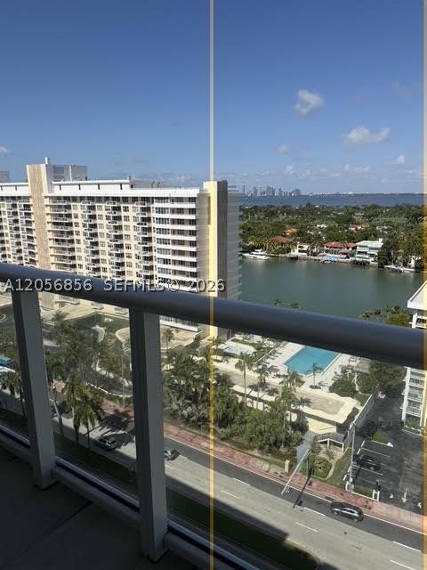 5601 Collins Ave 1723