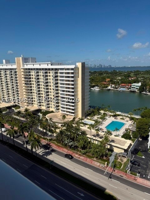 5601 Collins Ave 1723