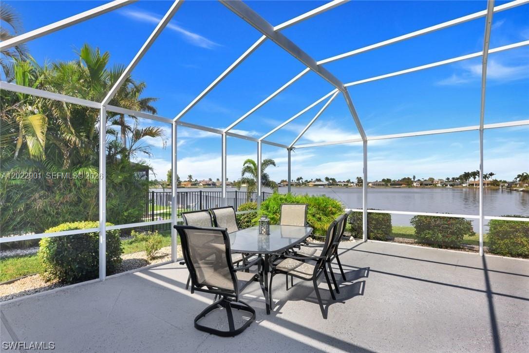 407 SW 37 St.