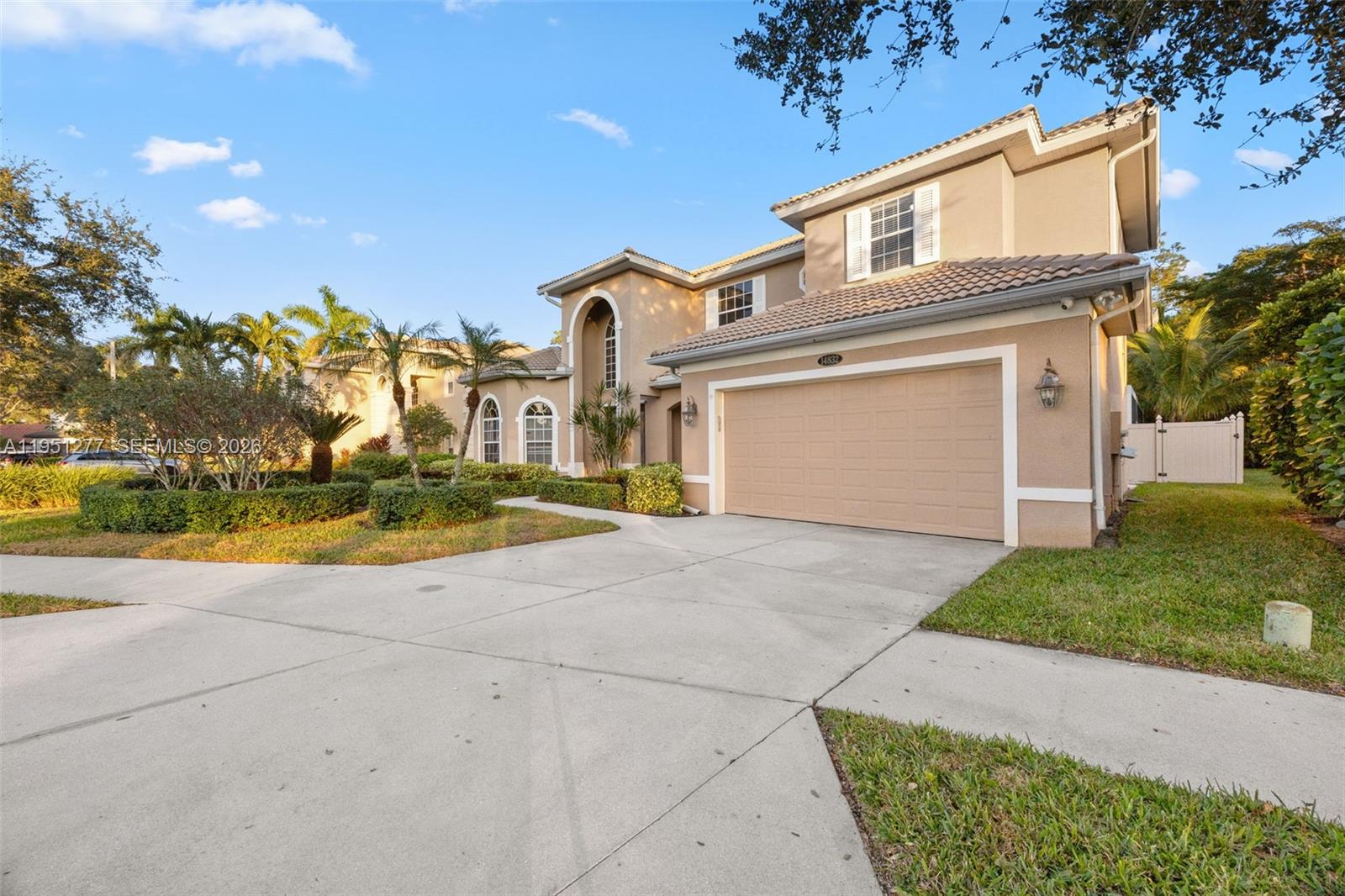 INDIGO LAKES - Residential