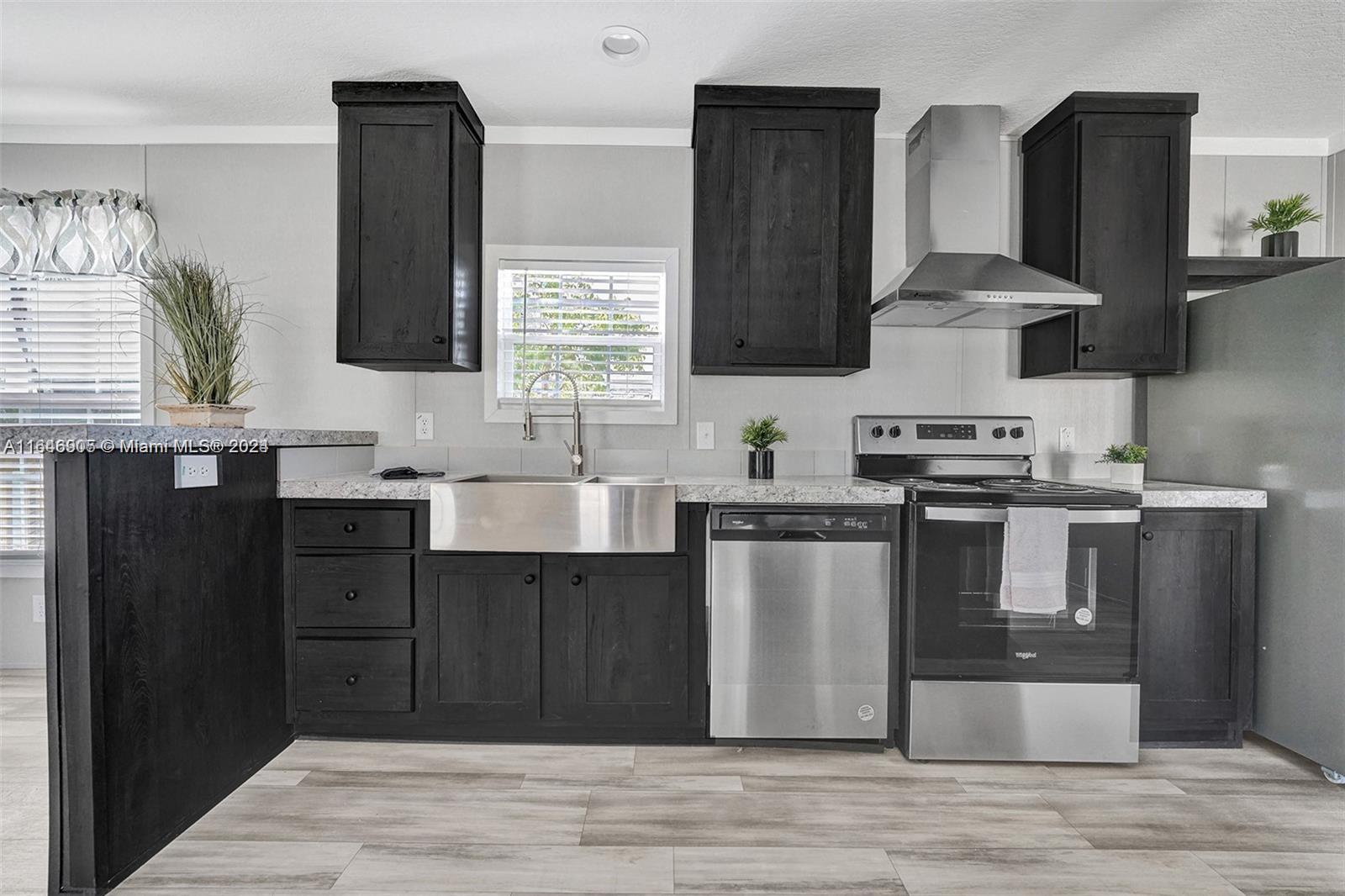 Dania Beach, Florida 33312, United States, 2 Bedrooms Bedrooms, ,2 BathroomsBathrooms,Residential,Pending,46290