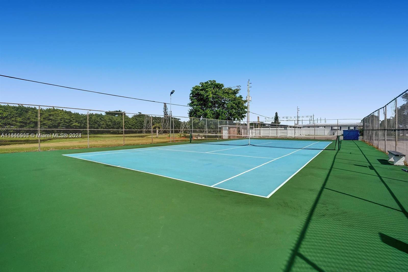 Dania Beach, Florida 33312, United States, 2 Bedrooms Bedrooms, ,2 BathroomsBathrooms,Residential,Pending,46290