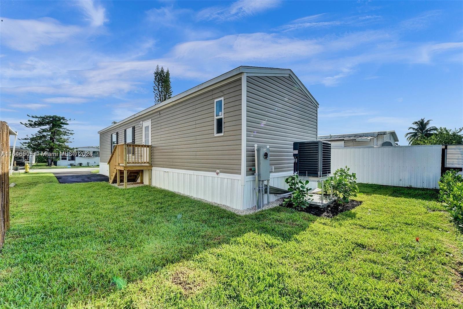 Dania Beach, Florida 33312, United States, 2 Bedrooms Bedrooms, ,2 BathroomsBathrooms,Residential,Pending,46290