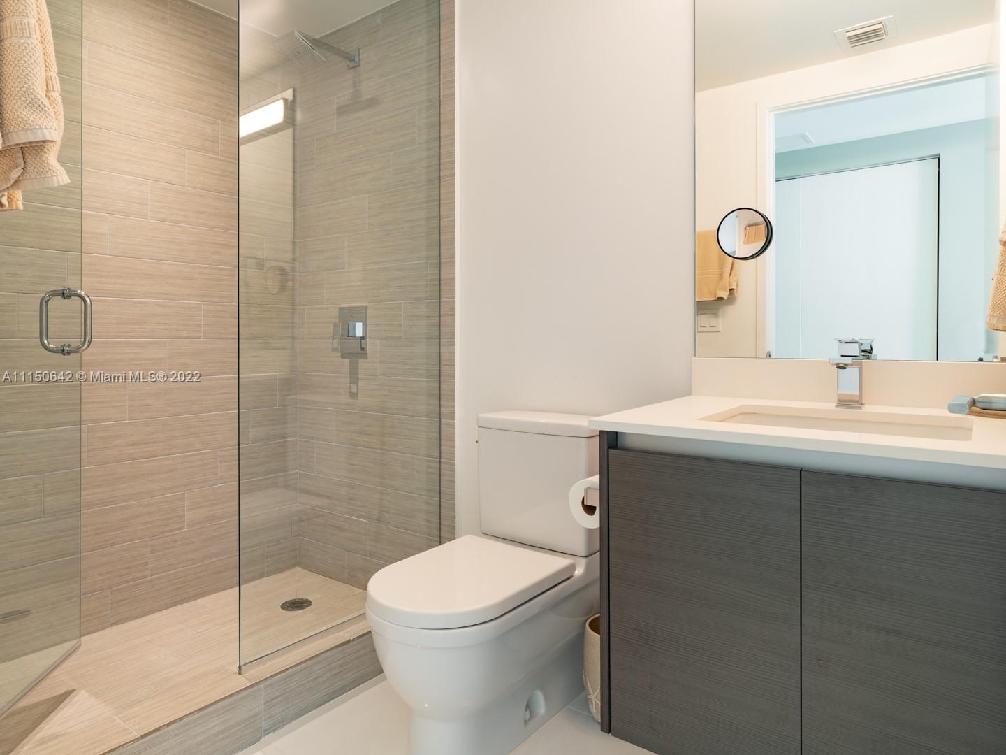 PARQUE TOWERS CONDO - Residential