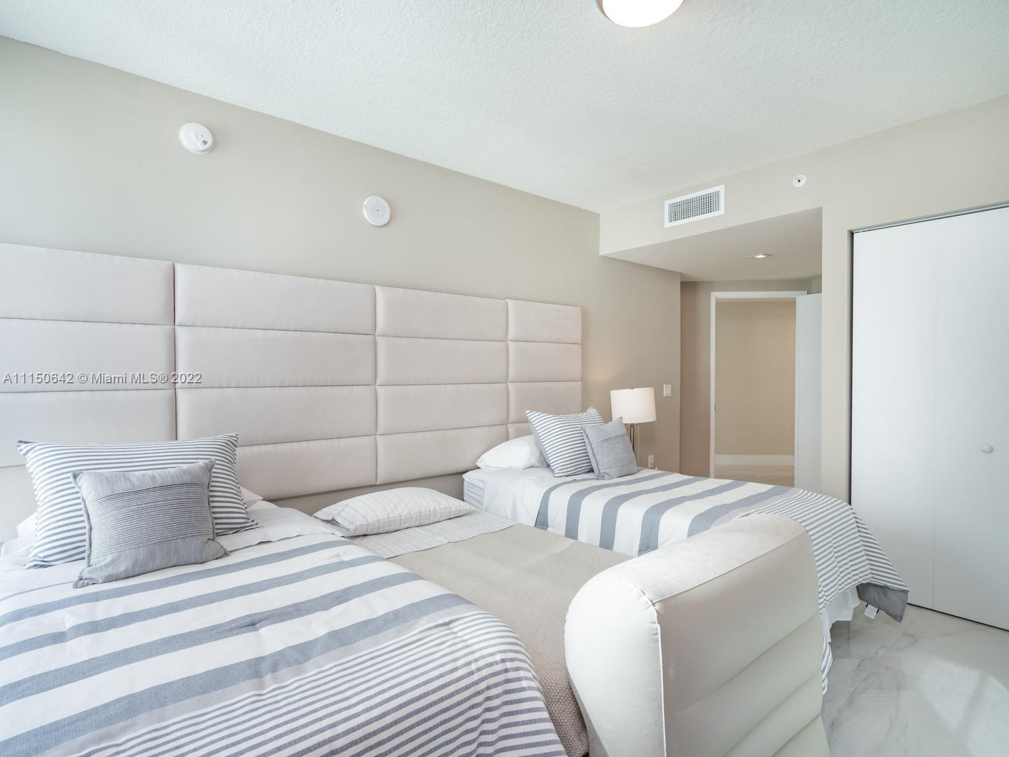 PARQUE TOWERS CONDO - Residential