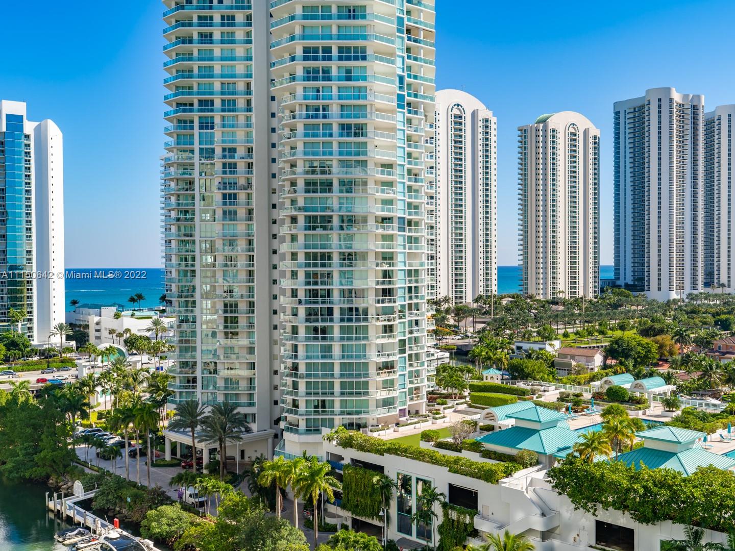 PARQUE TOWERS CONDO - Residential