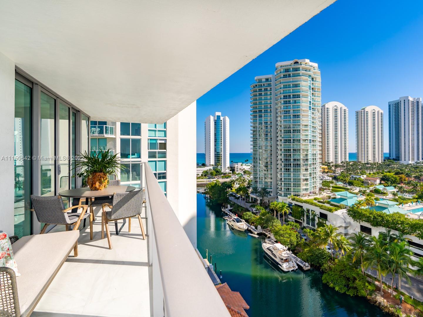 PARQUE TOWERS CONDO - Residential