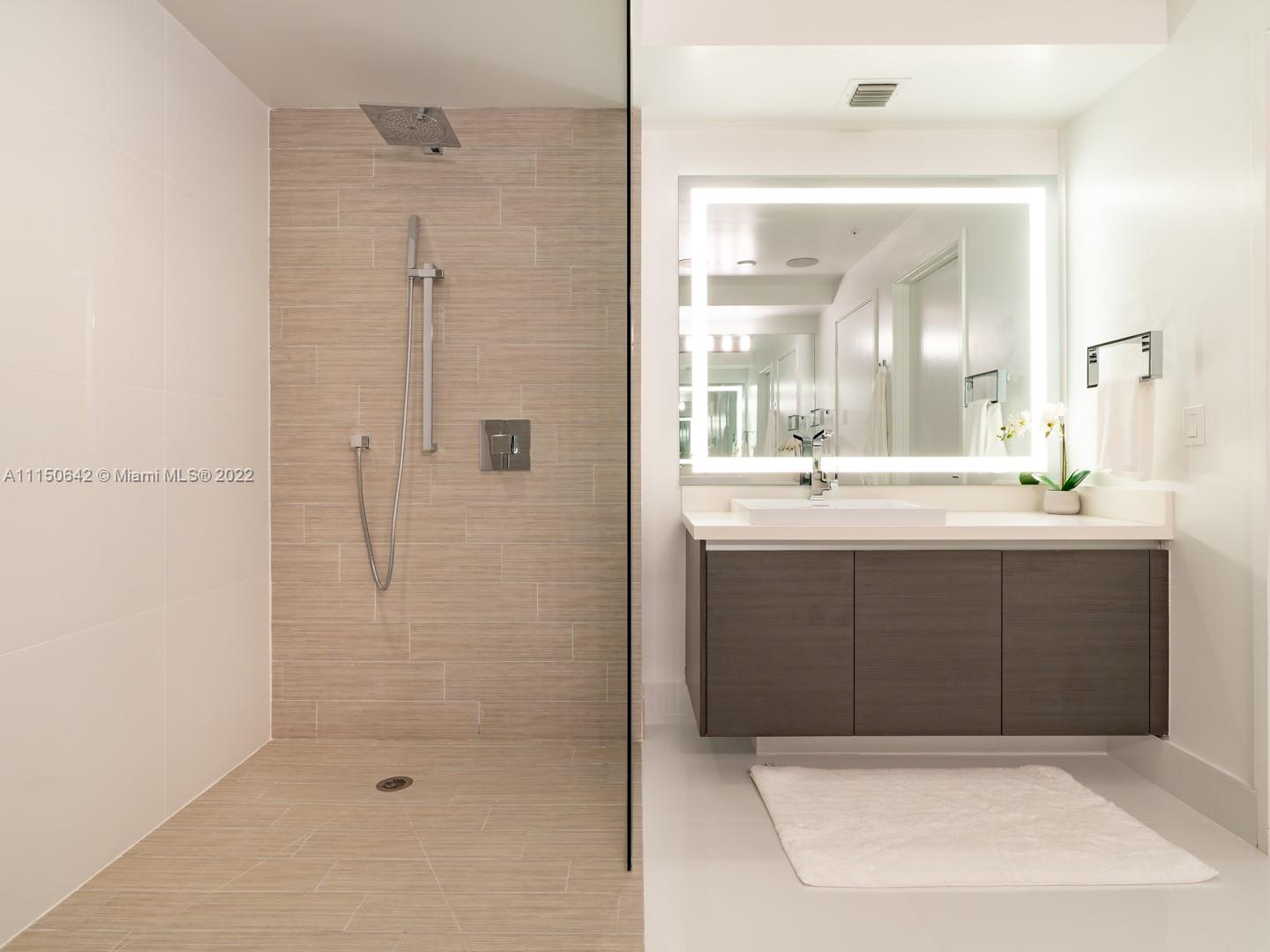 PARQUE TOWERS CONDO - Residential