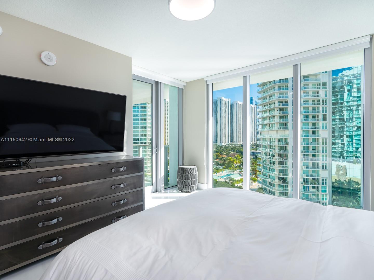 PARQUE TOWERS CONDO - Residential