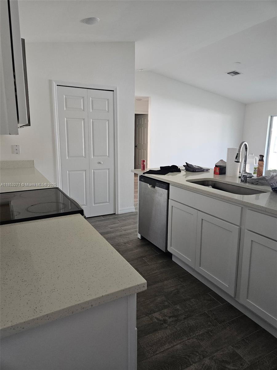 4413 NE 21 Pl.