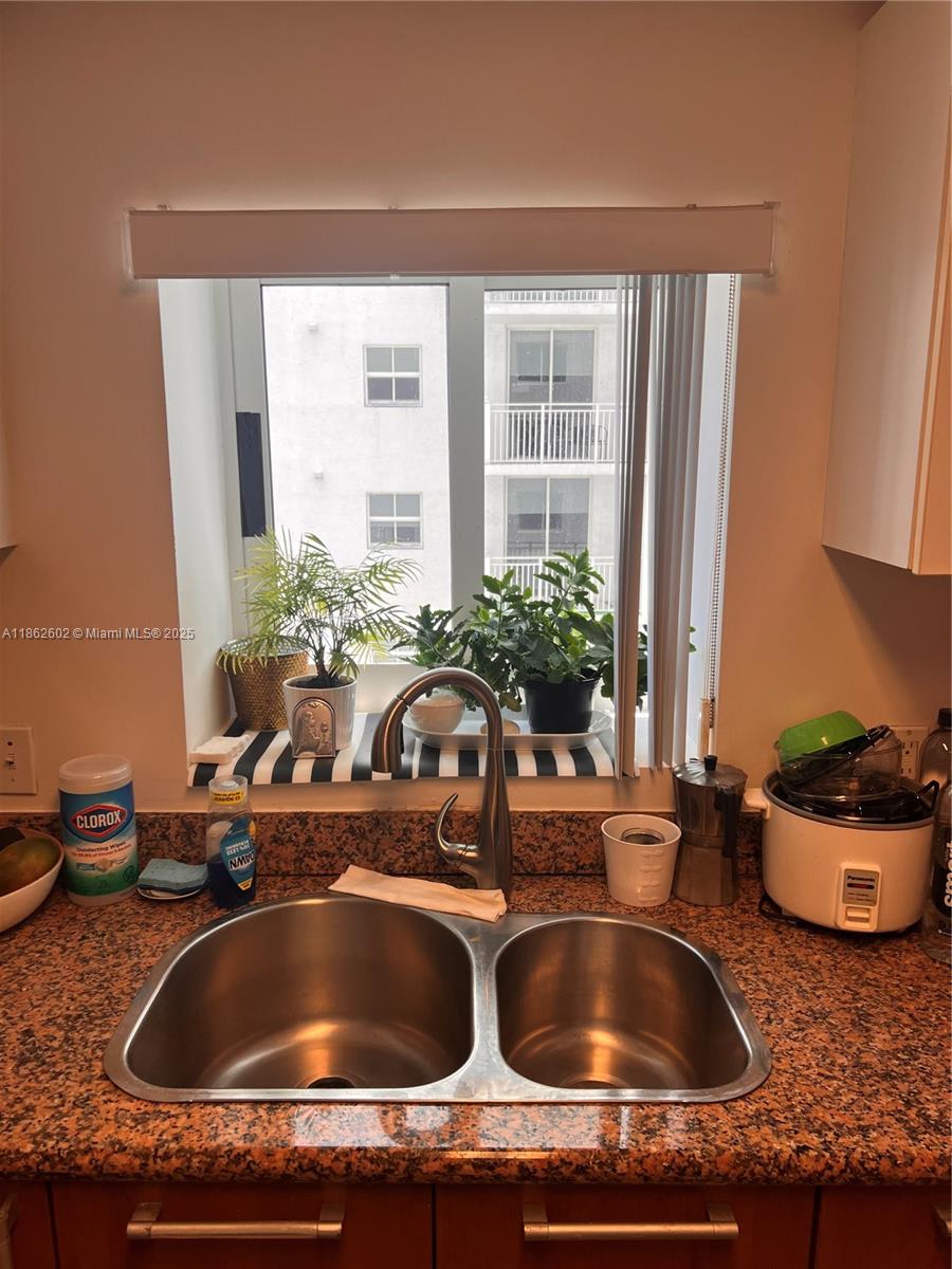 THE SAIL CONDO - Residential