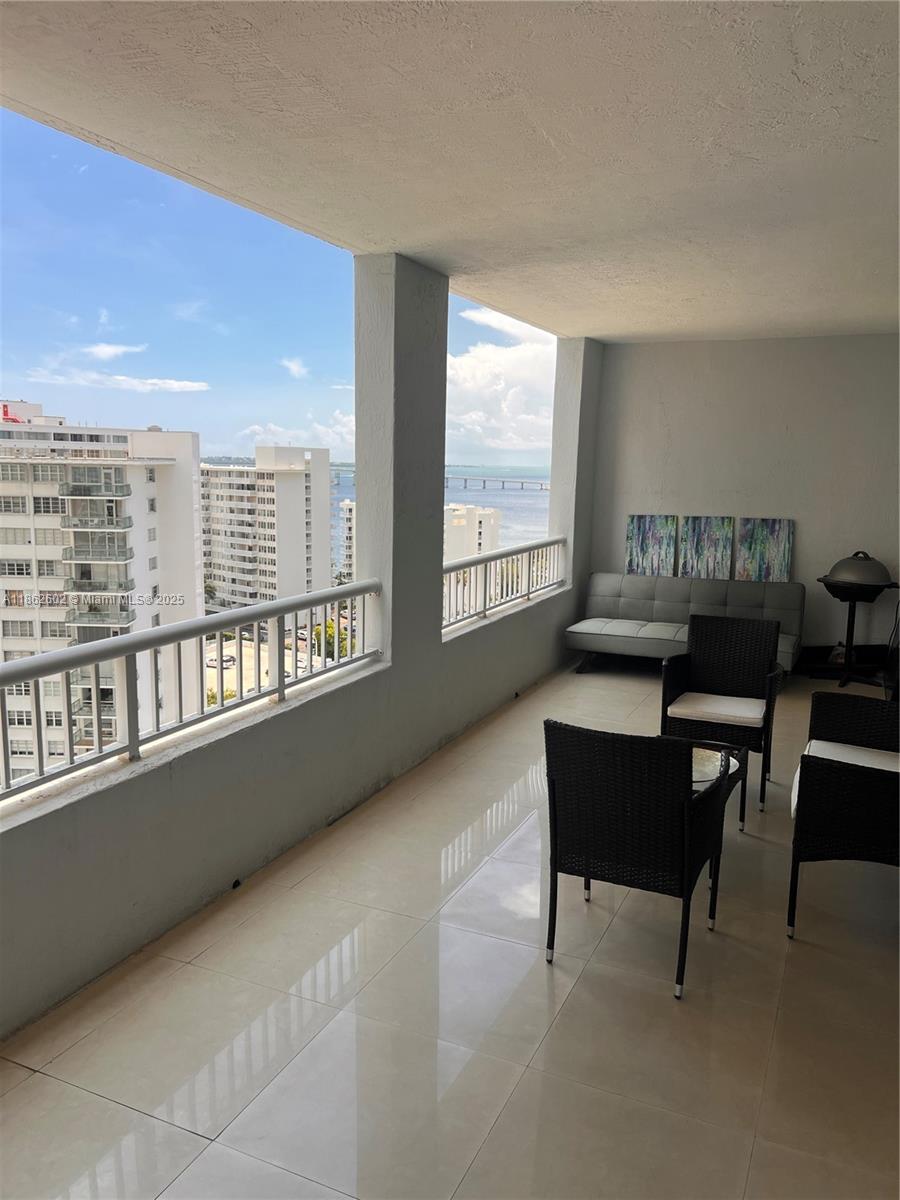 THE SAIL CONDO - Residential