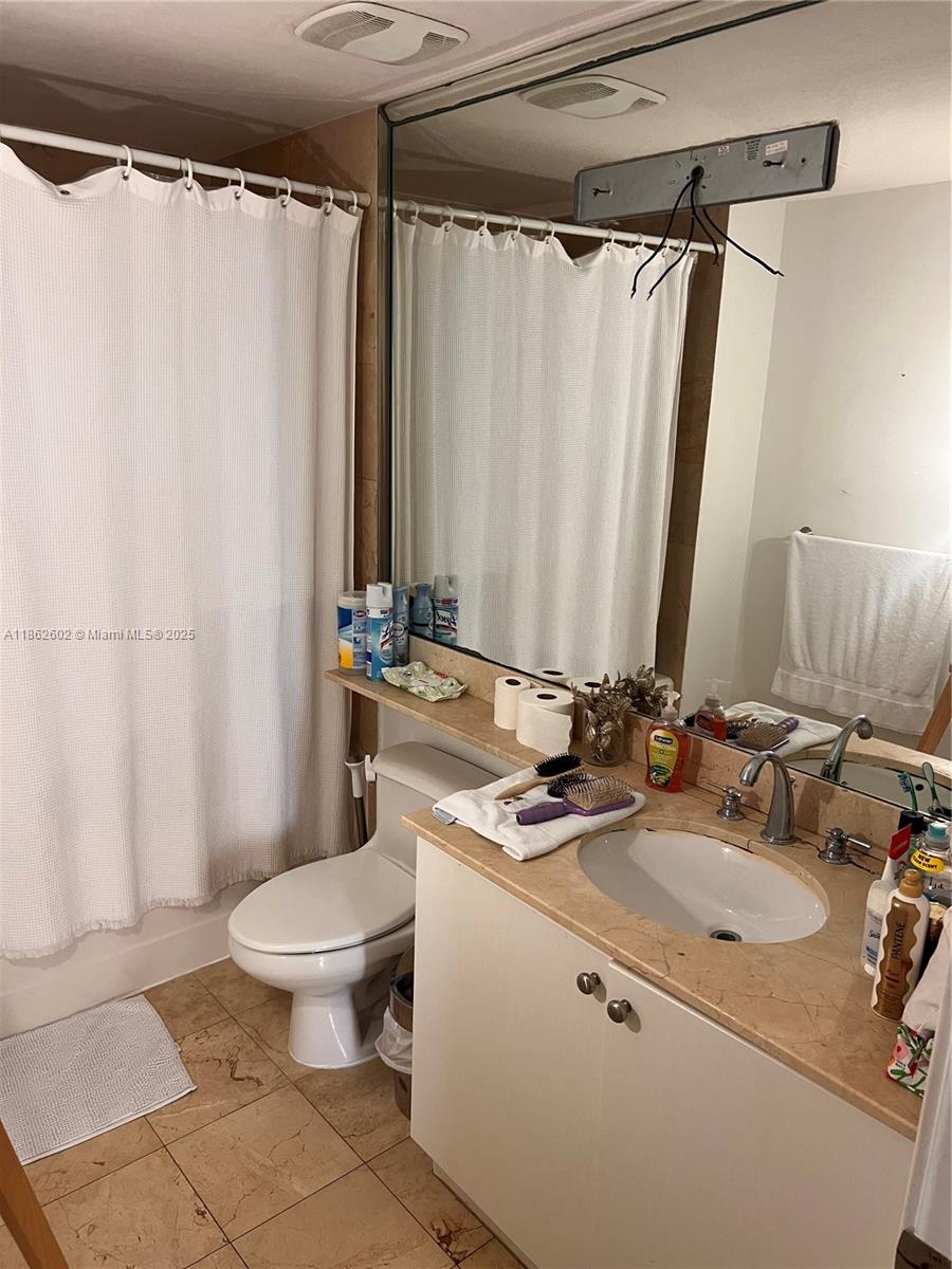 THE SAIL CONDO - Residential