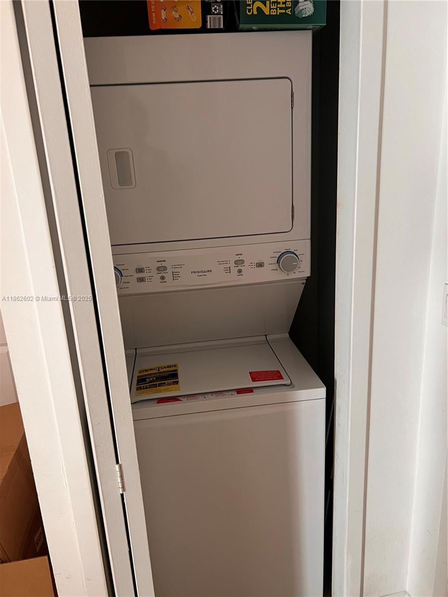 THE SAIL CONDO - Residential