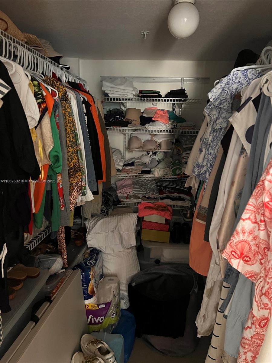 THE SAIL CONDO - Residential