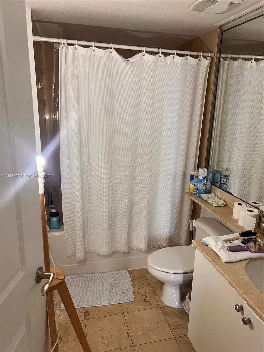 THE SAIL CONDO - Residential