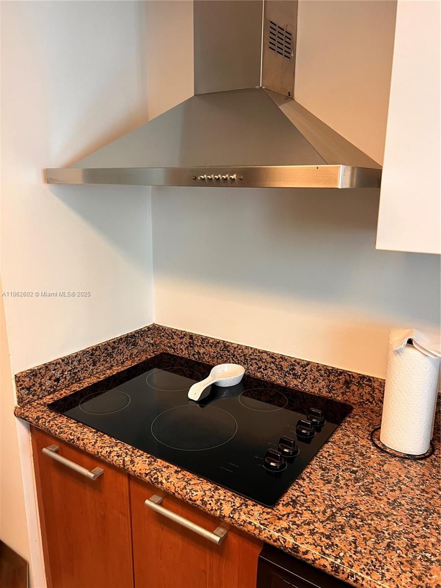 THE SAIL CONDO - Residential